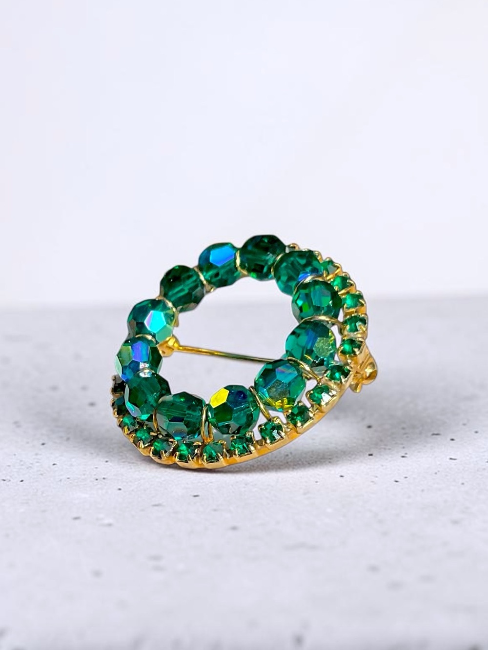 🌺Vintage Gold & Green Rhinestone Brooch